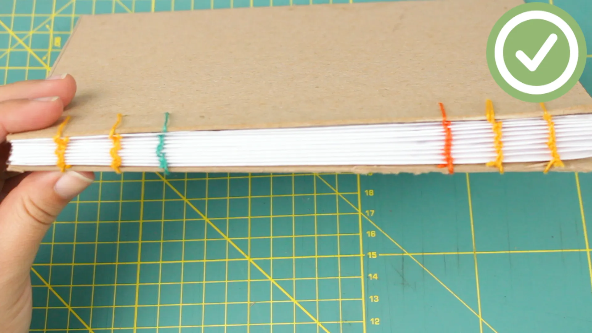 bind-a-book-step-38-version-3 Đóng gáy sách đúng cách không chỉ giúp bảo quản tốt mà còn tăng giá trị thẩm mỹ cho thành phẩm